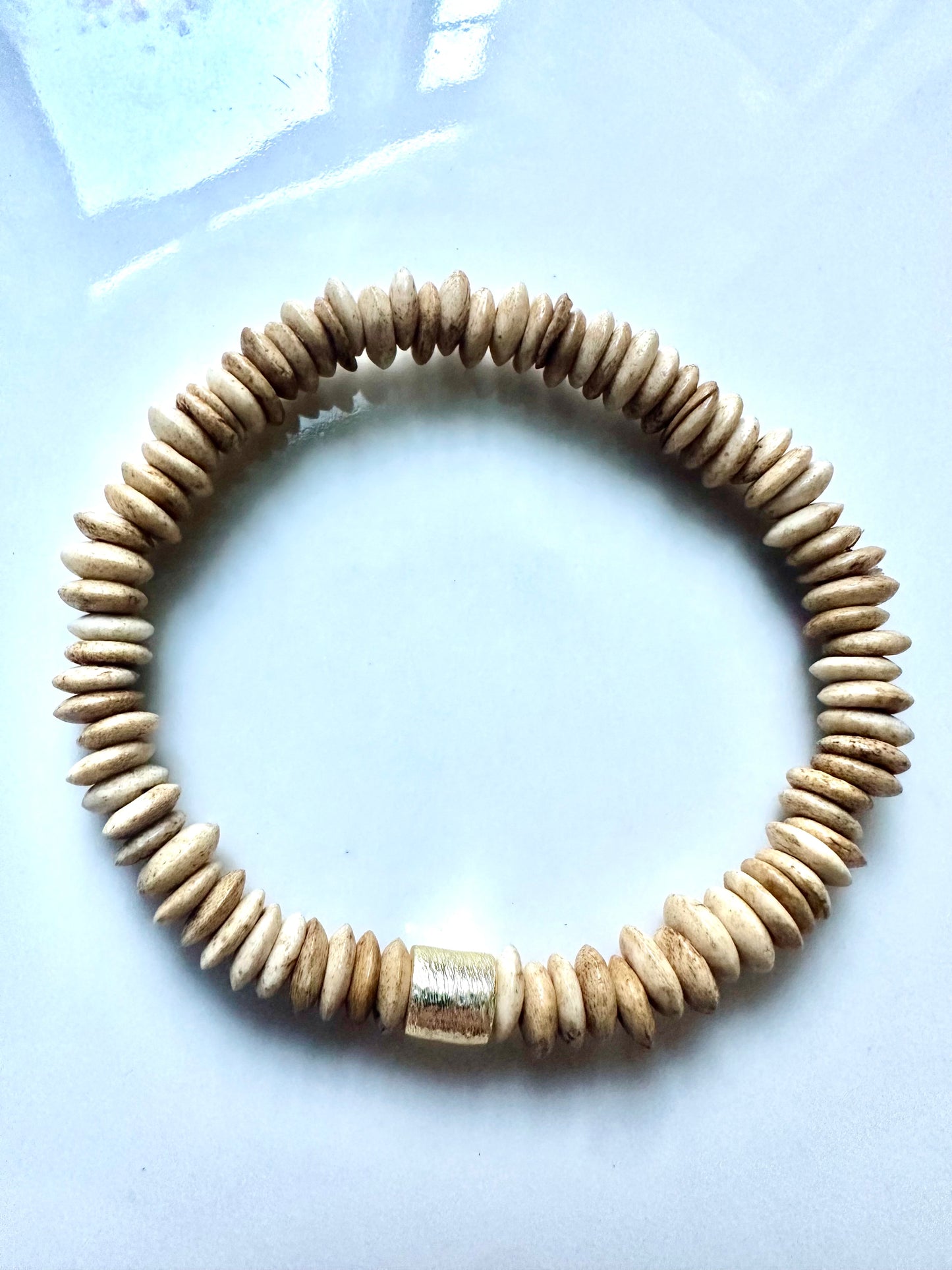 Light Tan and Gold Glass Bracelet