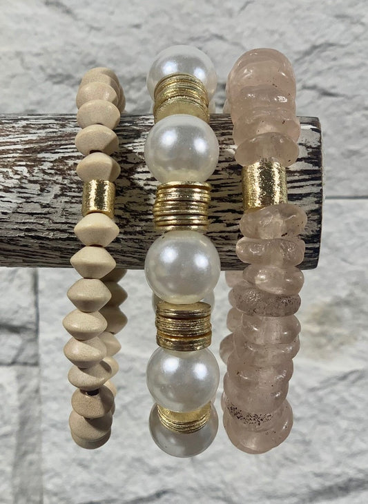 Pearl and Gold Disc Bracelet